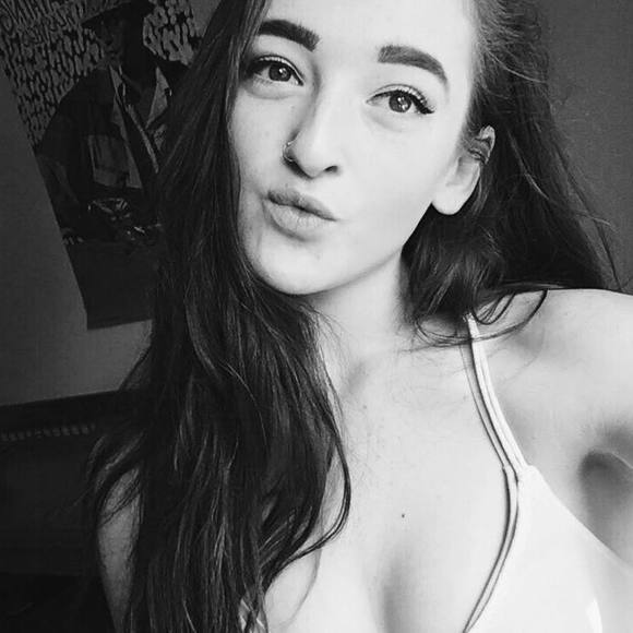 Meet your Posher, Hannah - Picture 1 of 1